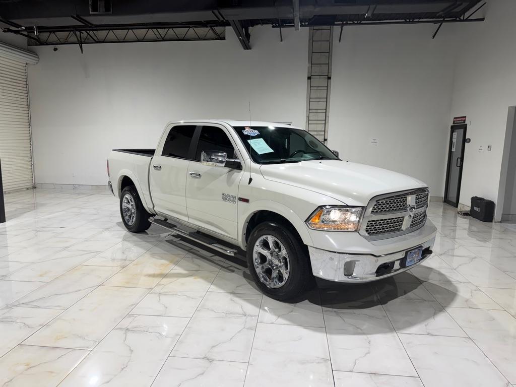 RAM 1500 Laramie Crew Cab SWB 4WD 2016