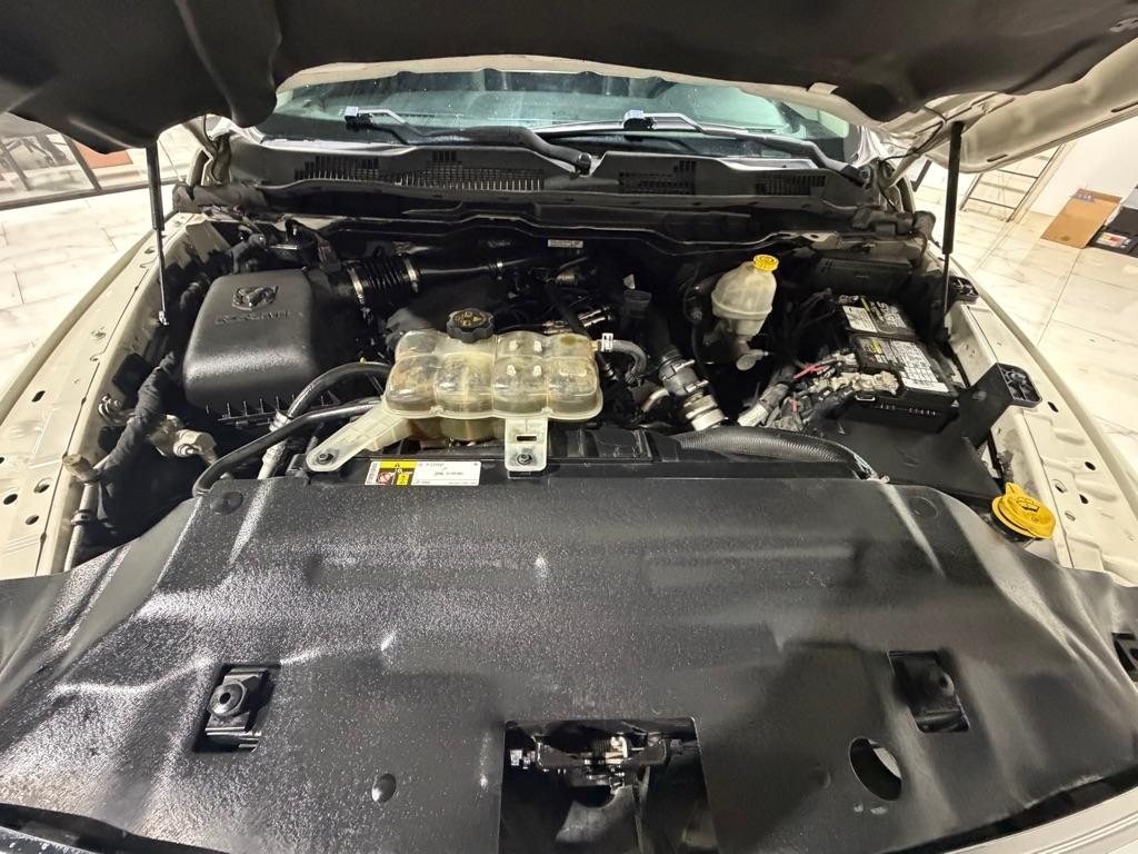 RAM 1500 Laramie Crew Cab SWB 4WD 2016