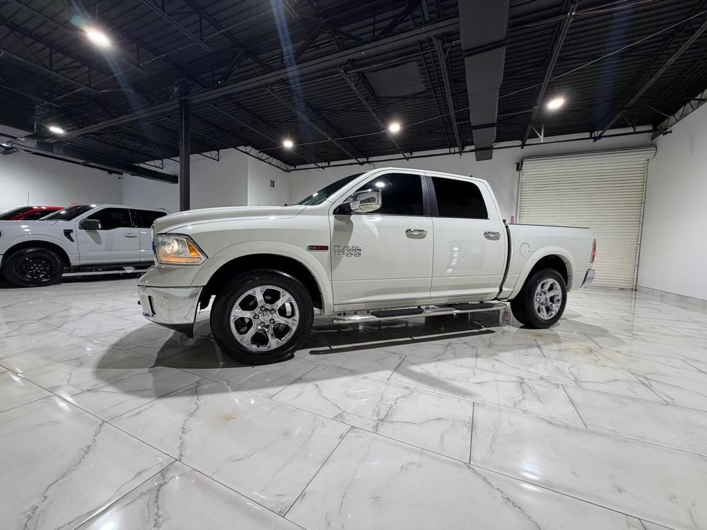 RAM 1500 Laramie Crew Cab SWB 4WD 2016