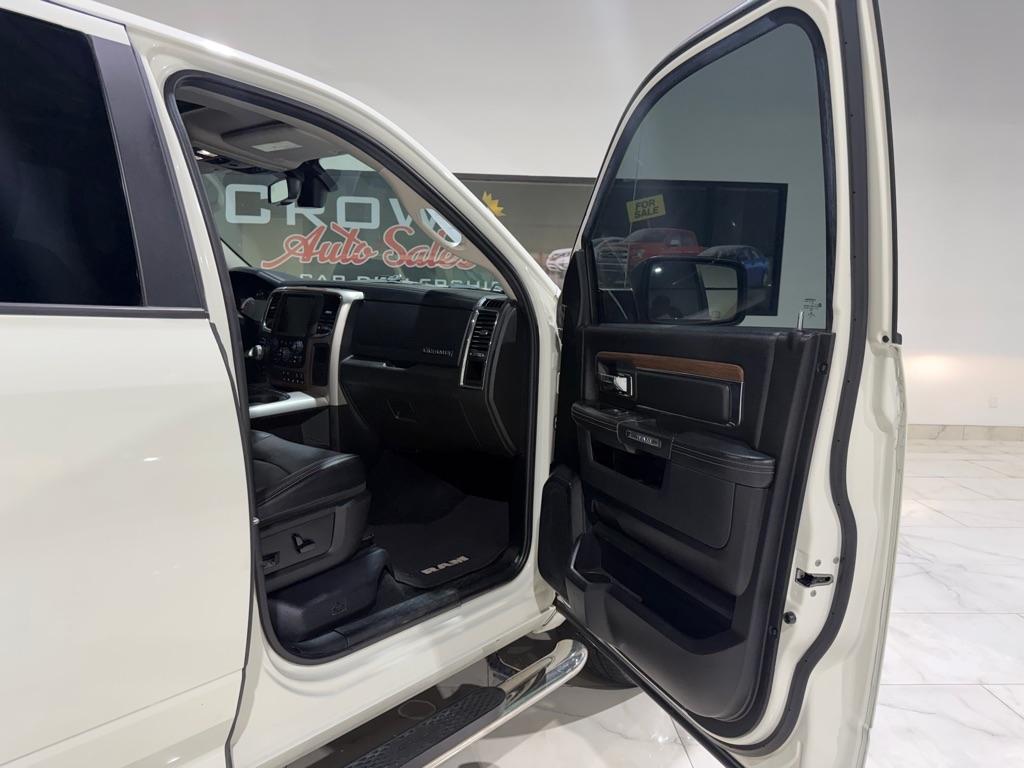 RAM 1500 Laramie Crew Cab SWB 4WD 2016