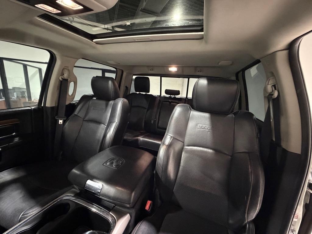RAM 1500 Laramie Crew Cab SWB 4WD 2016