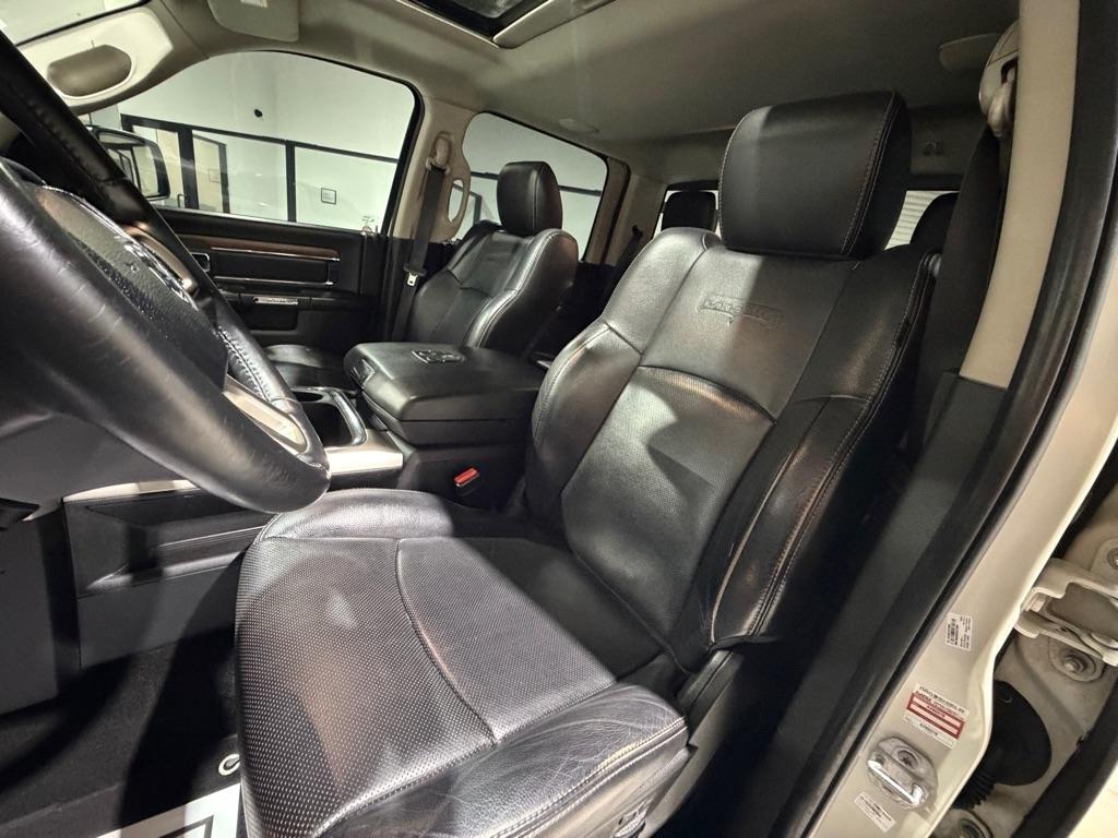 RAM 1500 Laramie Crew Cab SWB 4WD 2016
