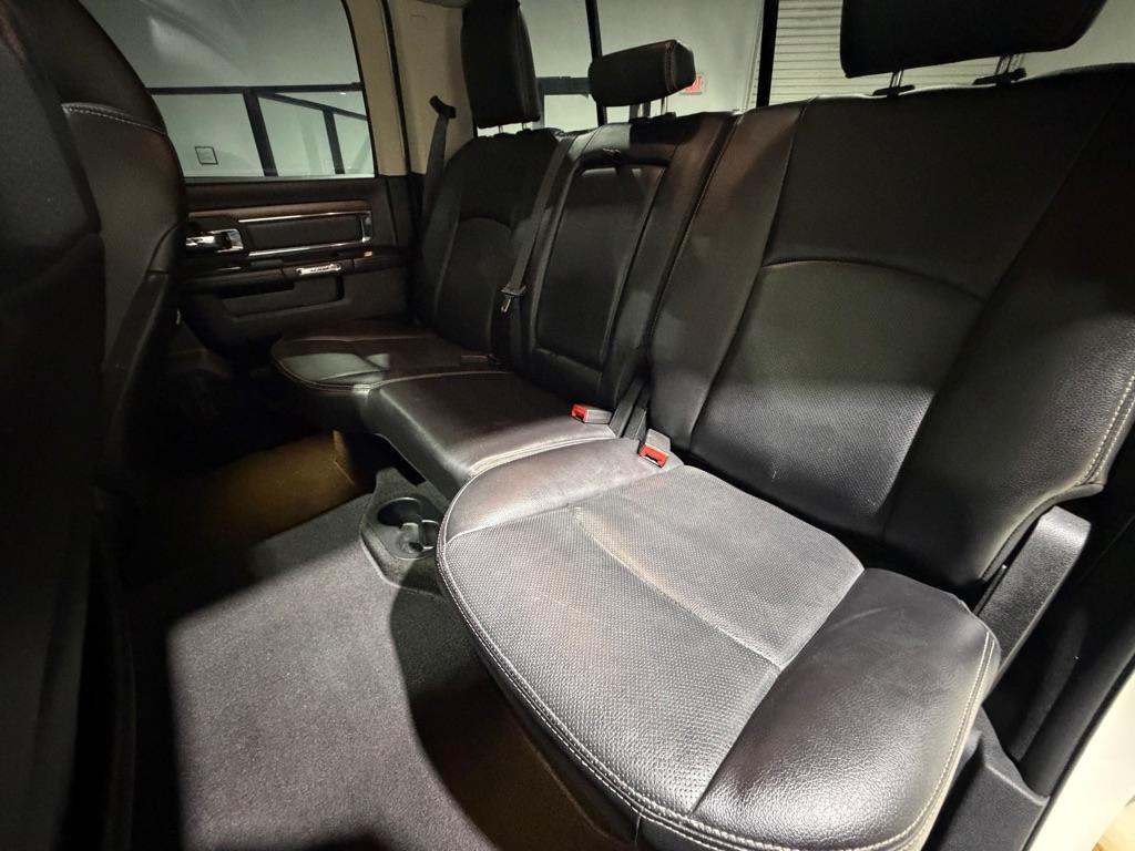 RAM 1500 Laramie Crew Cab SWB 4WD 2016