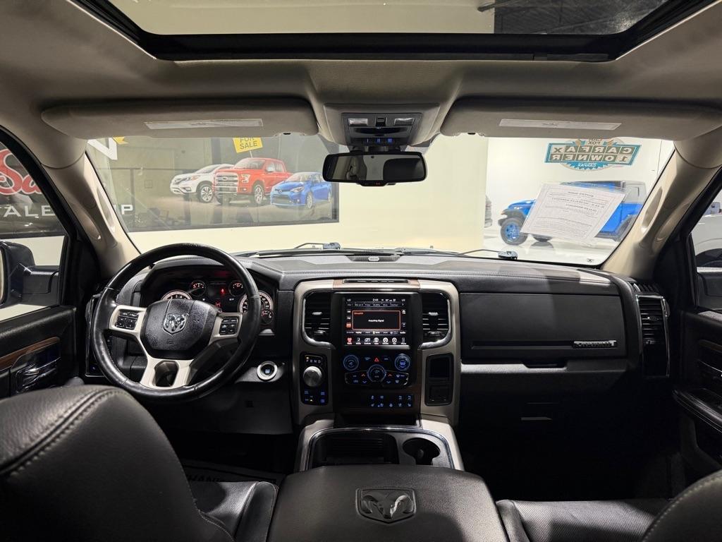RAM 1500 Laramie Crew Cab SWB 4WD 2016