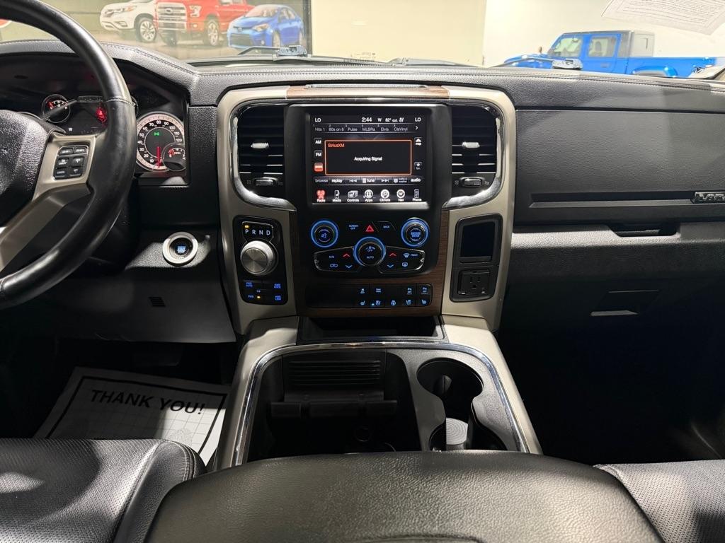 RAM 1500 Laramie Crew Cab SWB 4WD 2016