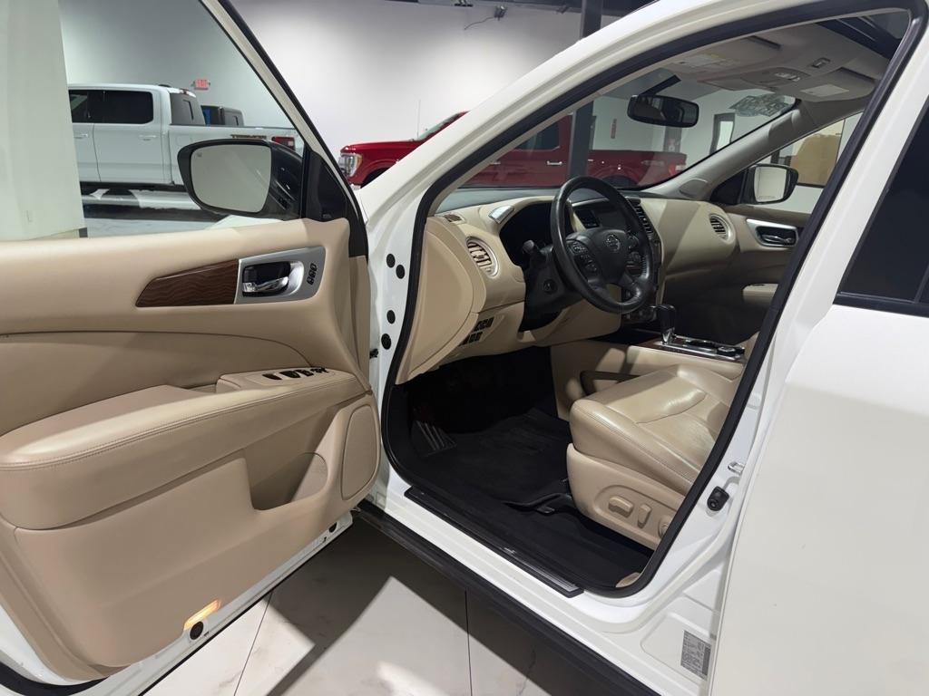 Nissan Pathfinder Platinum 4WD 2020