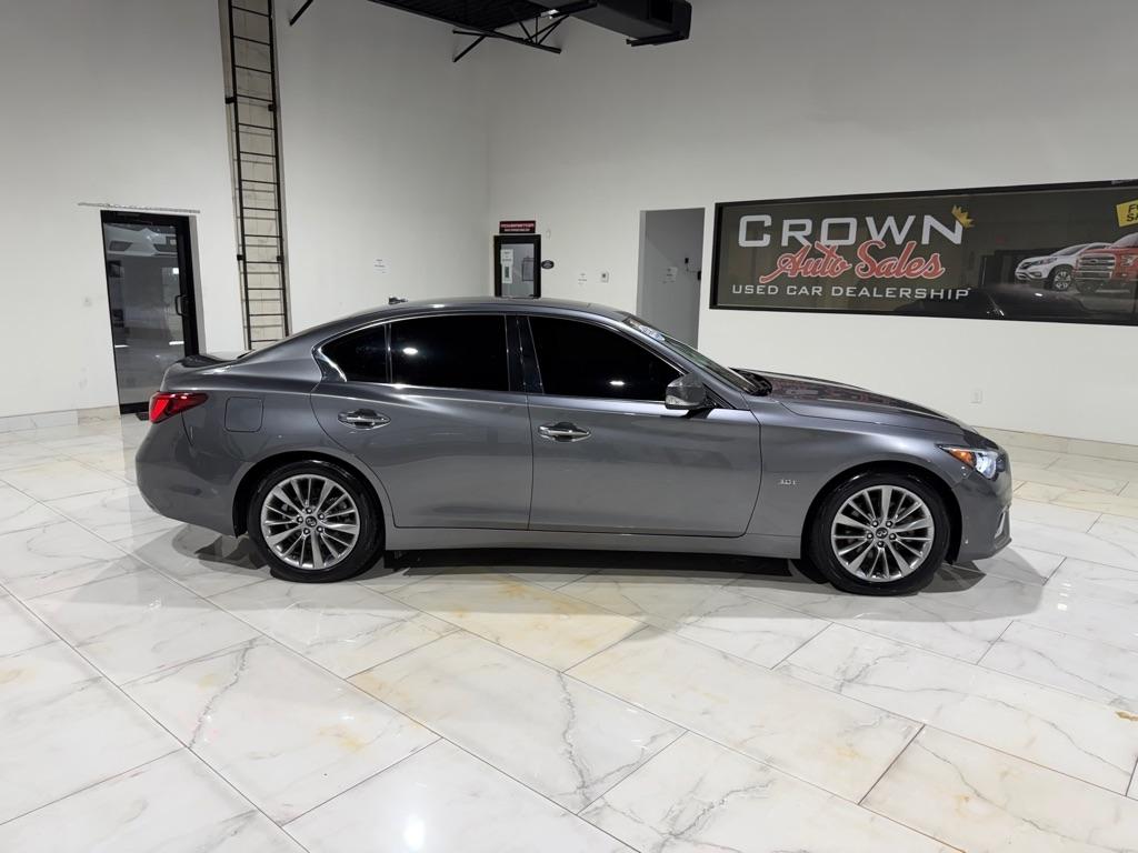 Infiniti Q50 3.0t LUXE 2019