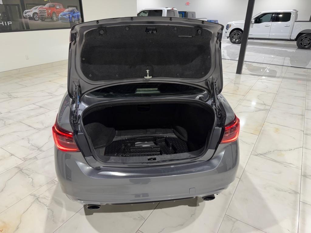 Infiniti Q50 3.0t LUXE 2019