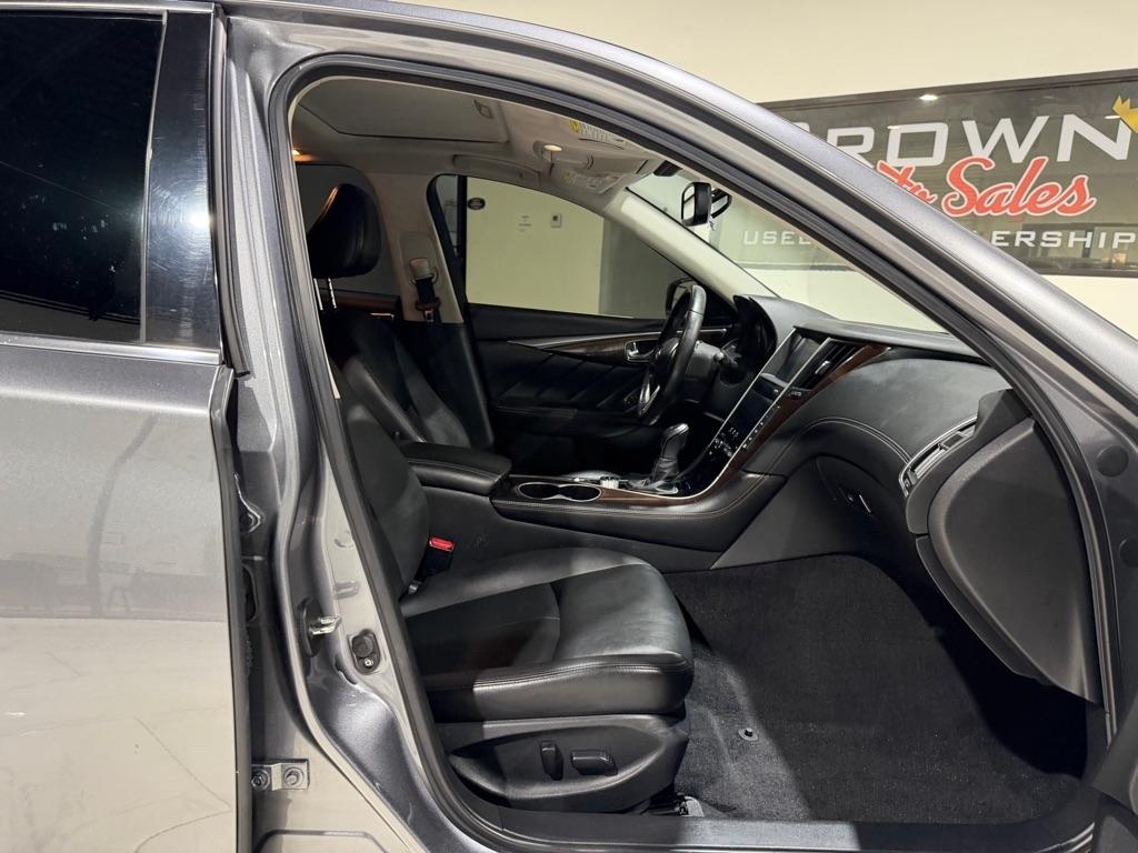 Infiniti Q50 3.0t LUXE 2019