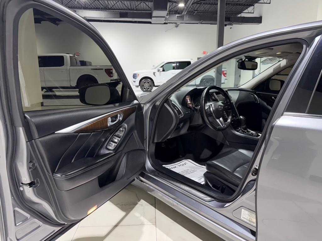 Infiniti Q50 3.0t LUXE 2019