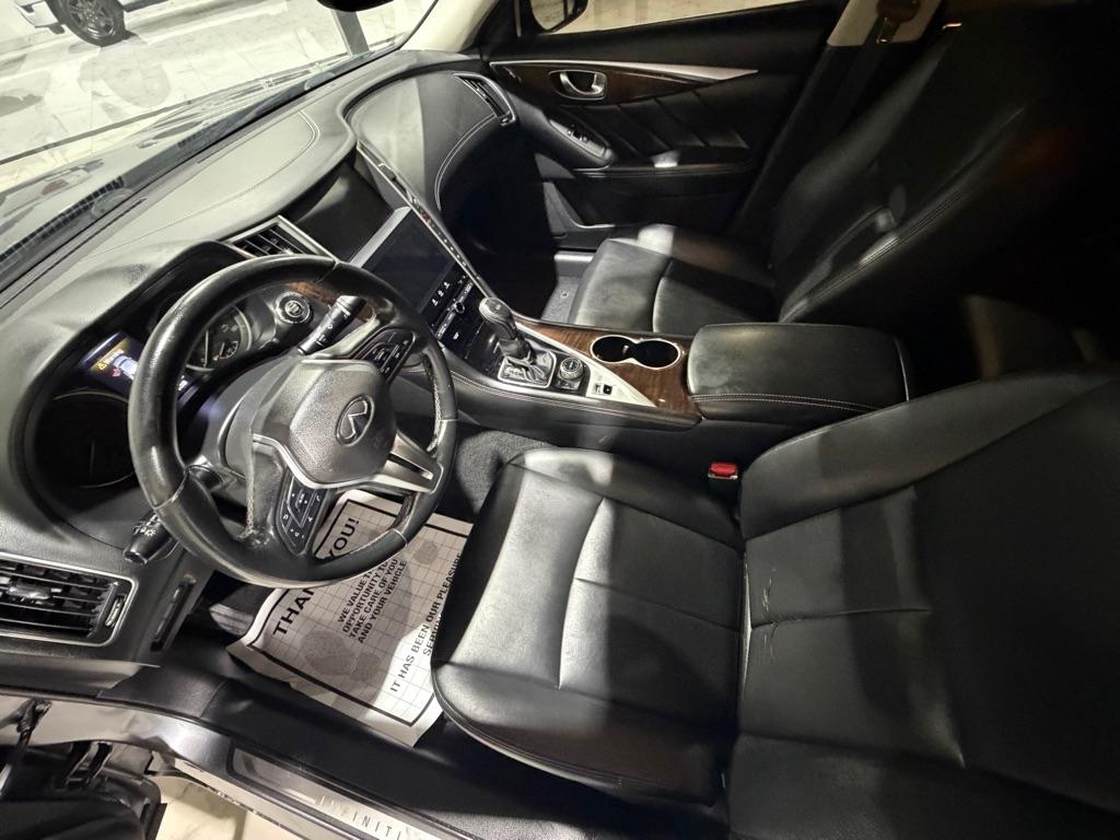 Infiniti Q50 3.0t LUXE 2019