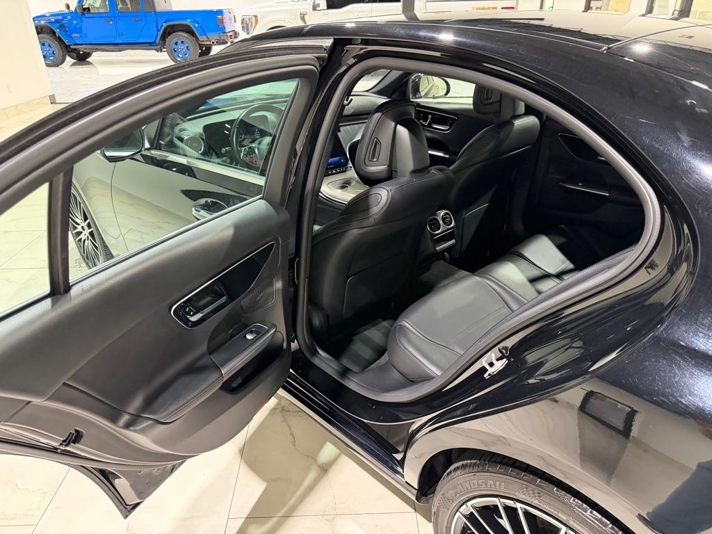 Mercedes-Benz C-Class C300 4MATIC Sedan 2024
