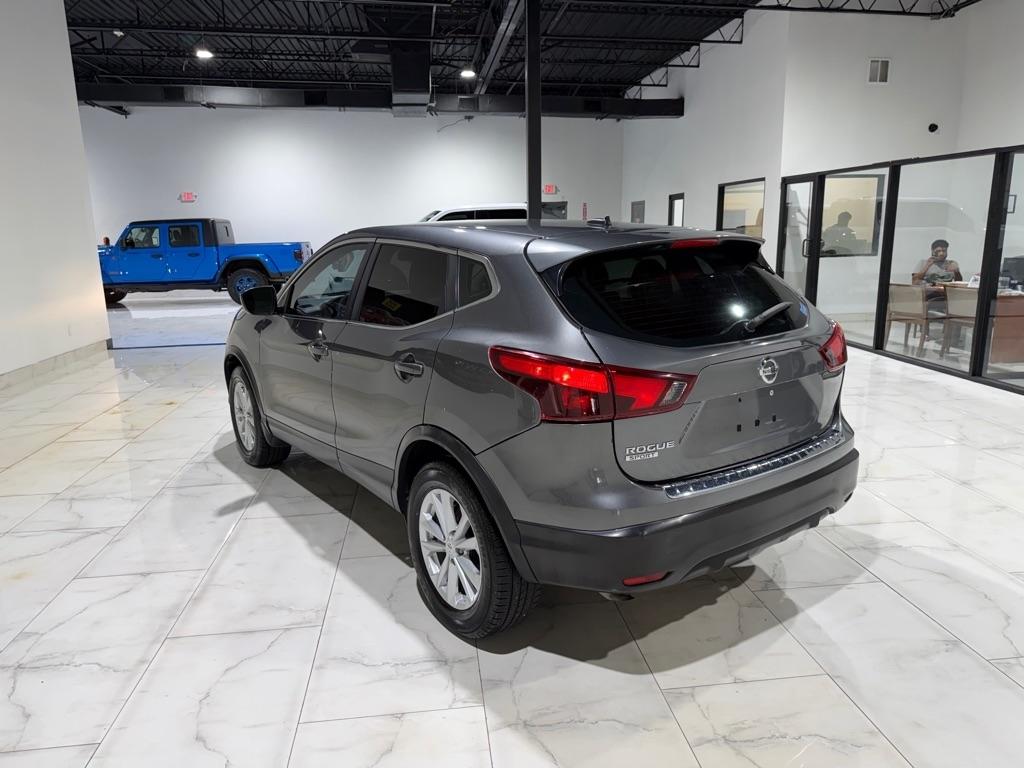 Nissan Rogue Sport S 2017