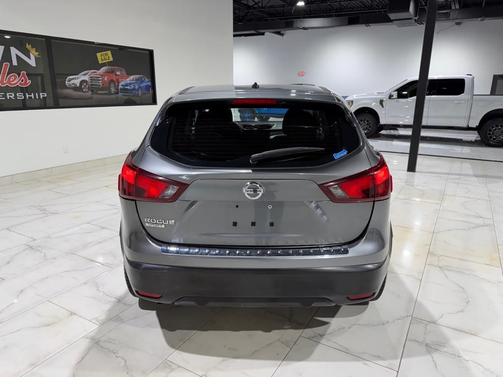Nissan Rogue Sport S 2017