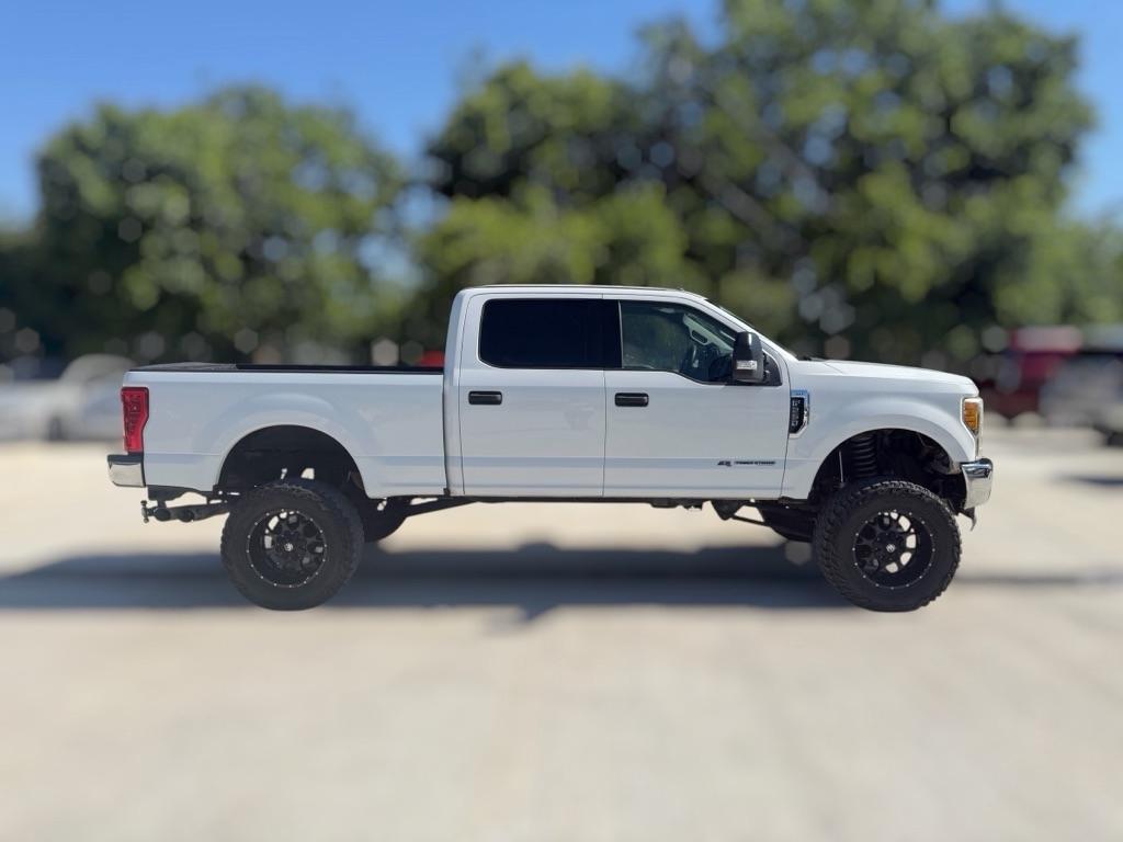 Ford F-250 SD XLT Crew Cab 4WD 2017