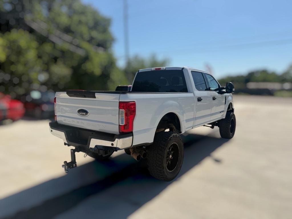 Ford F-250 SD XLT Crew Cab 4WD 2017