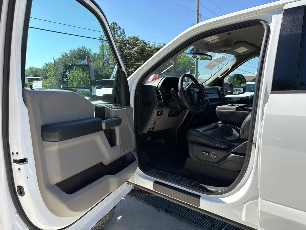 Ford F-250 SD XLT Crew Cab 4WD 2017