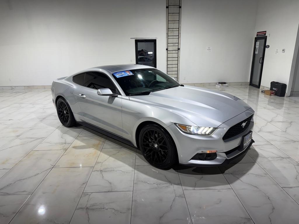 Ford Mustang EcoBoost Coupe 2015