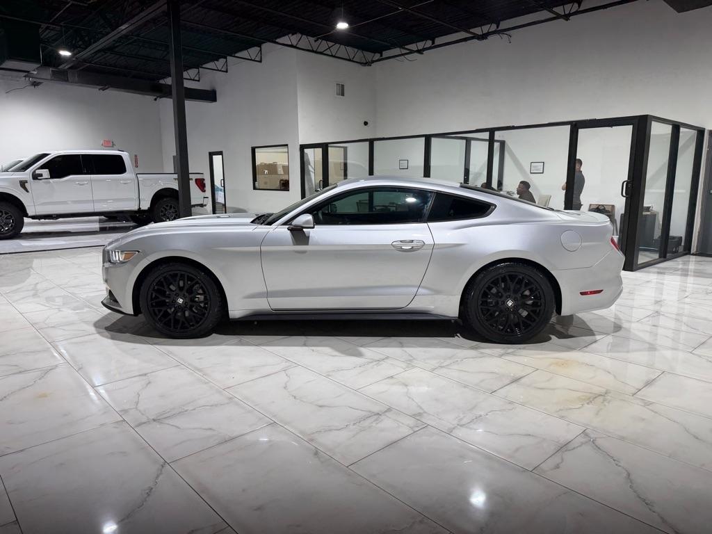 Ford Mustang EcoBoost Coupe 2015