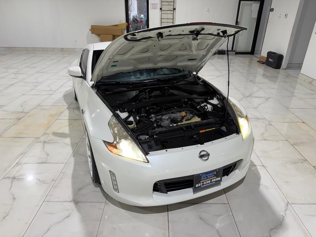 Nissan Z 370Z Coupe Sport 6MT 2017