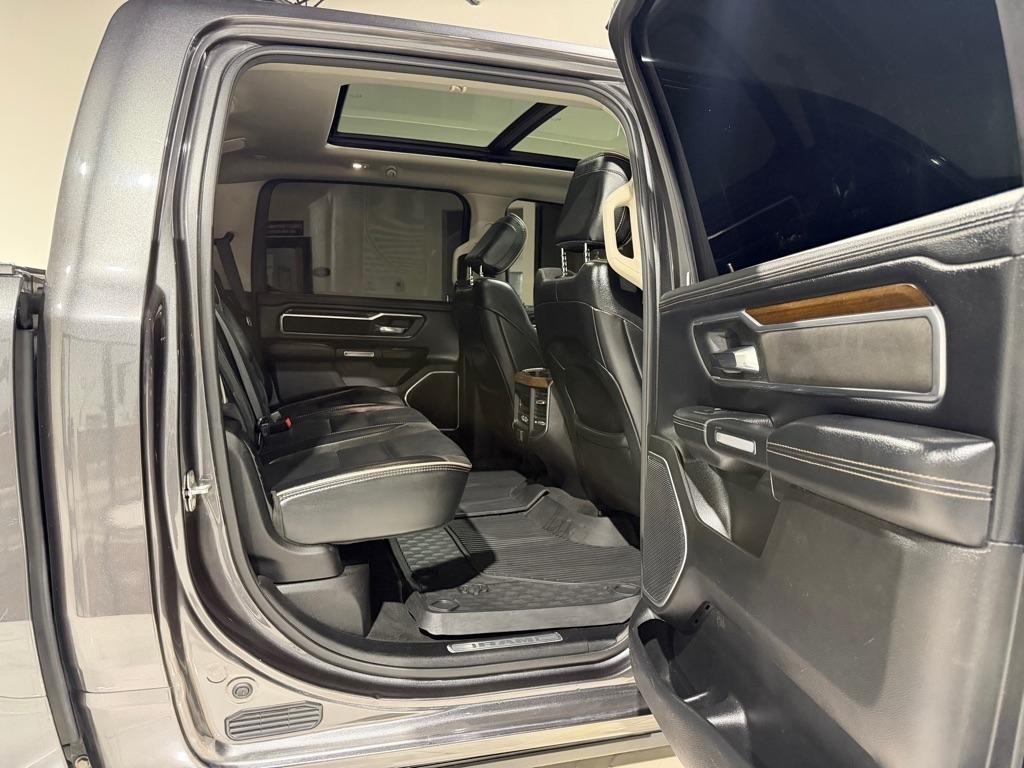 RAM 1500 Laramie Crew Cab SWB 2WD 2022
