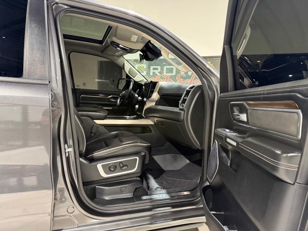 RAM 1500 Laramie Crew Cab SWB 2WD 2022