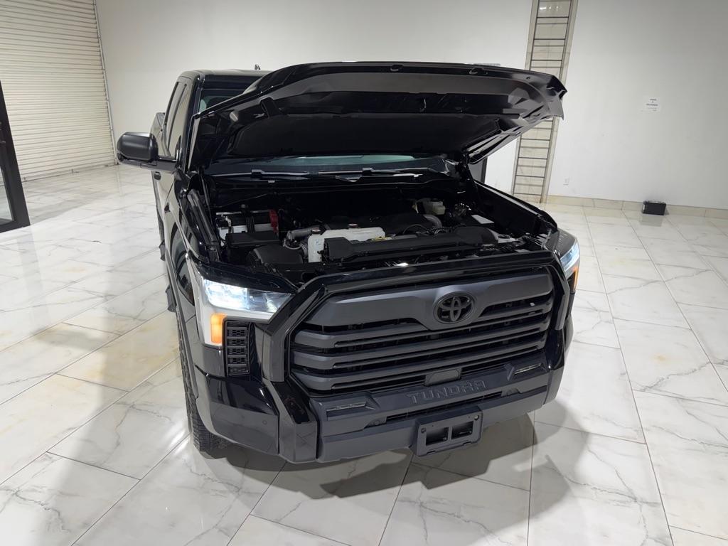 Toyota Tundra SR5 CrewMax 4WD 2024