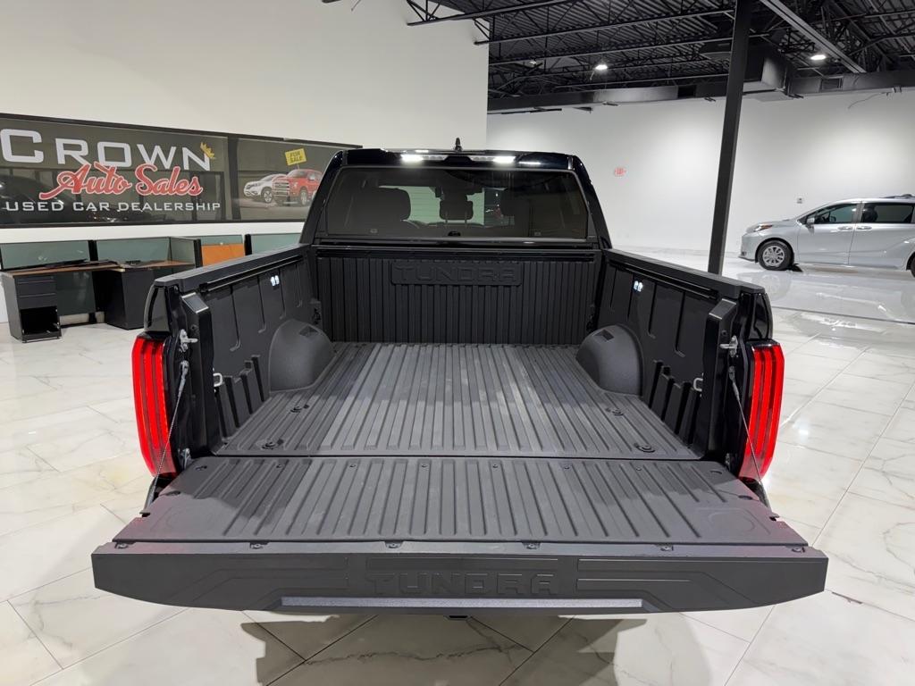 Toyota Tundra SR5 CrewMax 4WD 2024