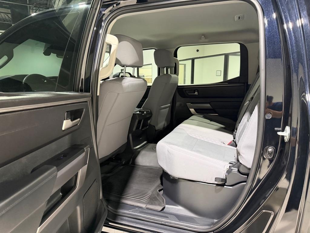 Toyota Tundra SR5 CrewMax 4WD 2024