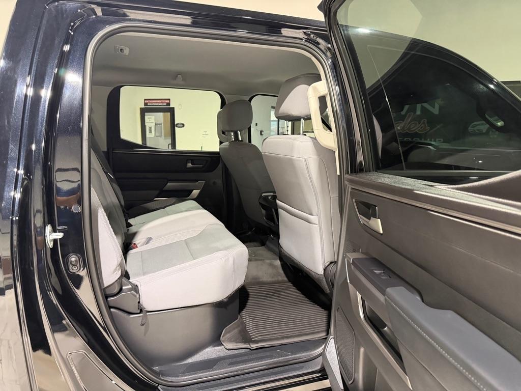 Toyota Tundra SR5 CrewMax 4WD 2024