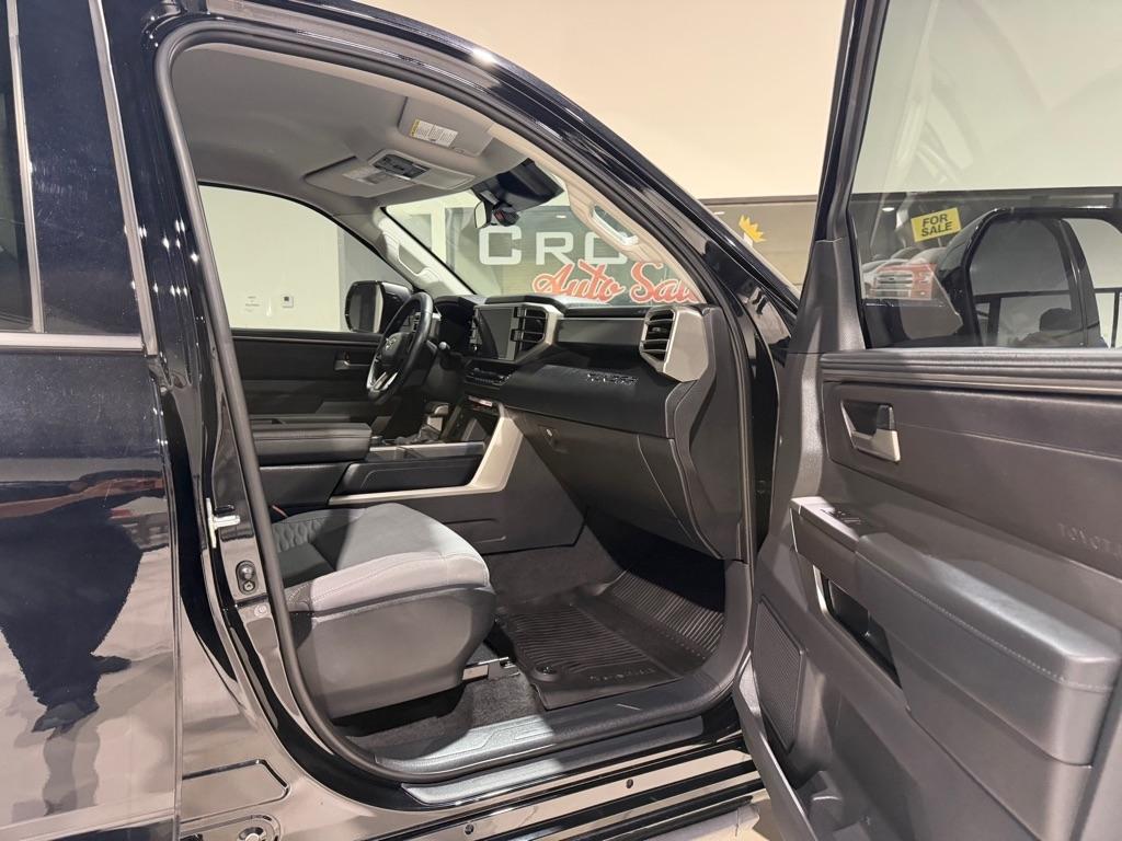 Toyota Tundra SR5 CrewMax 4WD 2024