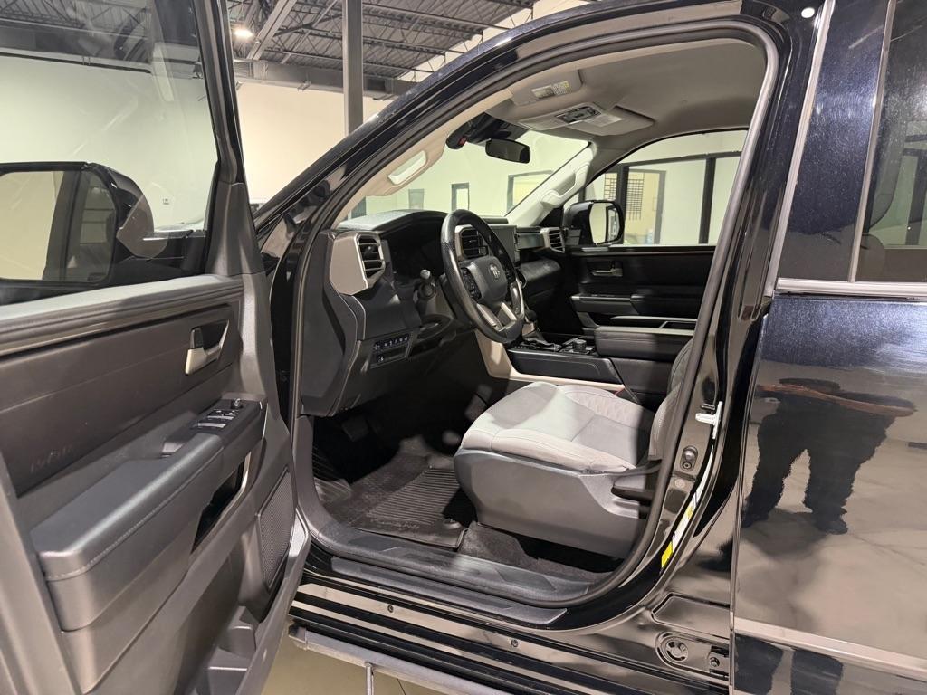 Toyota Tundra SR5 CrewMax 4WD 2024