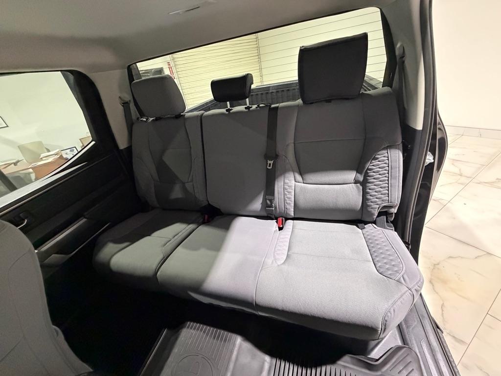Toyota Tundra SR5 CrewMax 4WD 2024