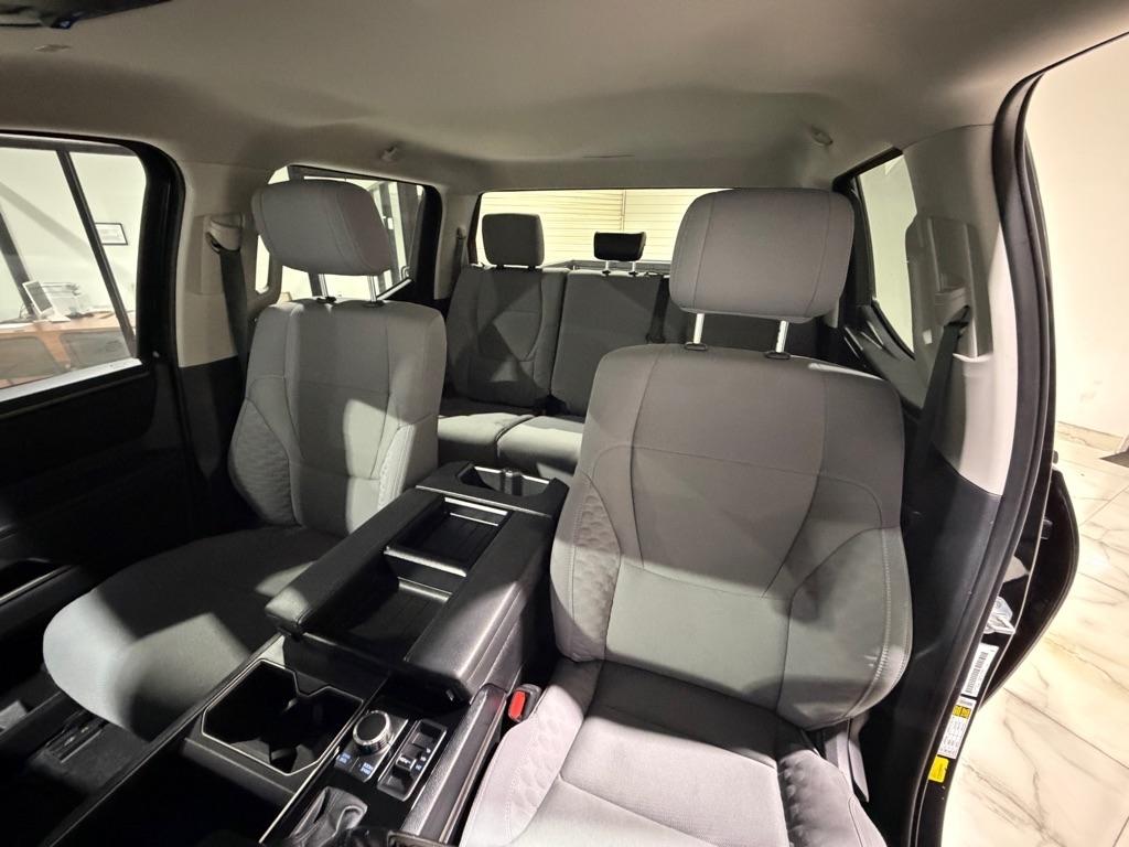 Toyota Tundra SR5 CrewMax 4WD 2024