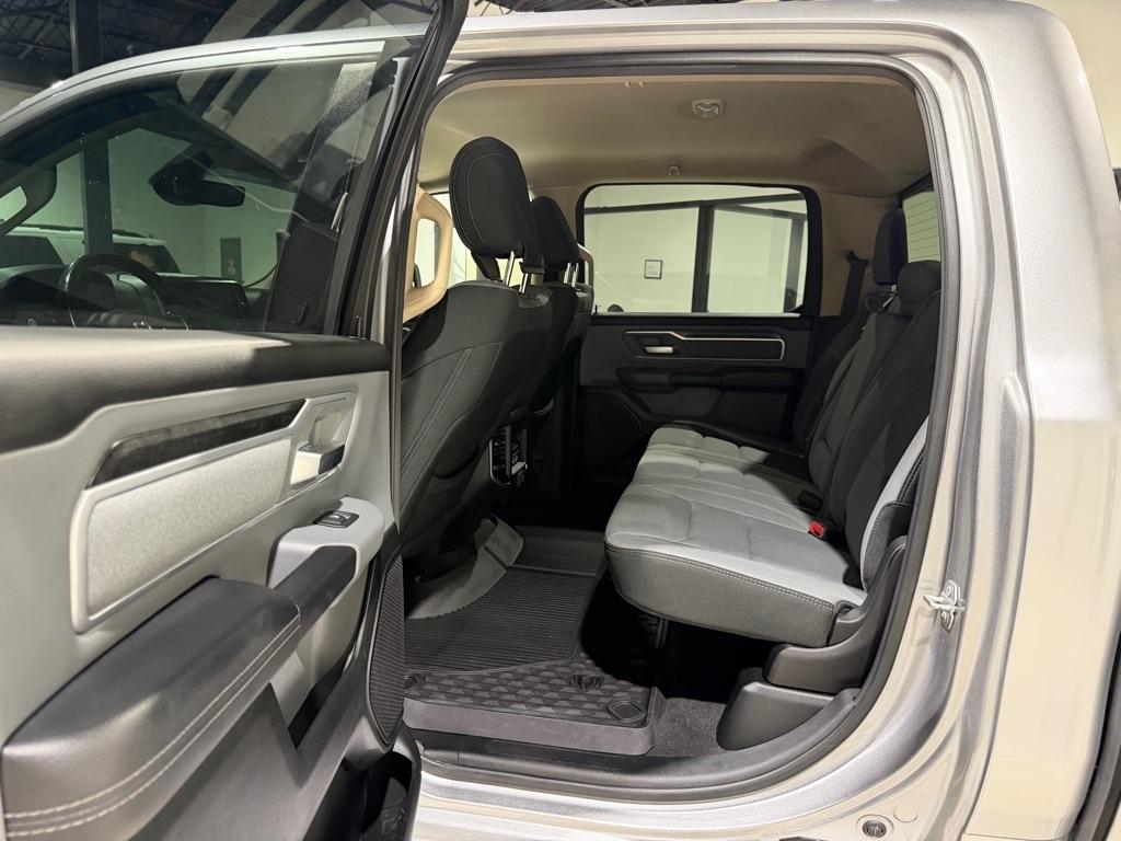 RAM 1500 Big Horn Crew Cab SWB 4WD 2020