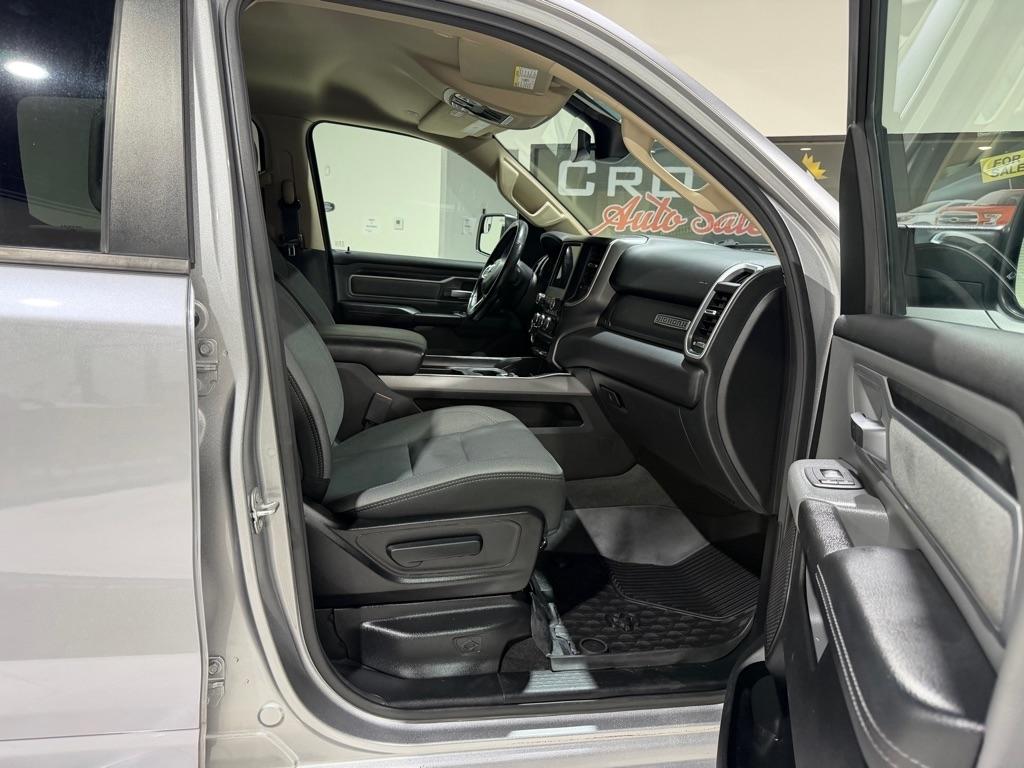 RAM 1500 Big Horn Crew Cab SWB 4WD 2020