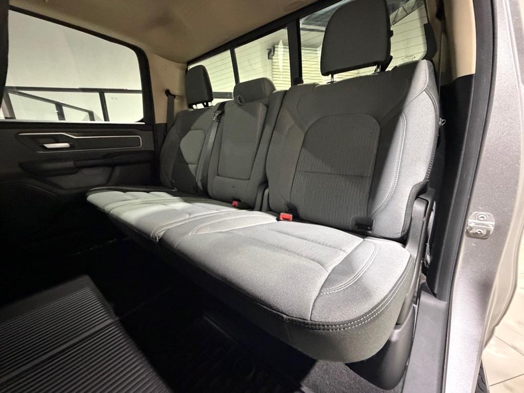 RAM 1500 Big Horn Crew Cab SWB 4WD 2020