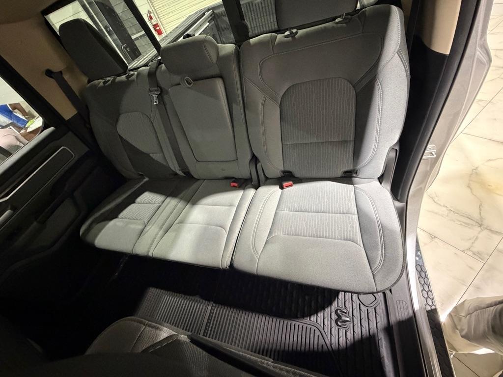 RAM 1500 Big Horn Crew Cab SWB 4WD 2020