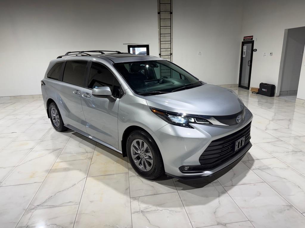 Toyota Sienna XLE 7-Passenger 2025