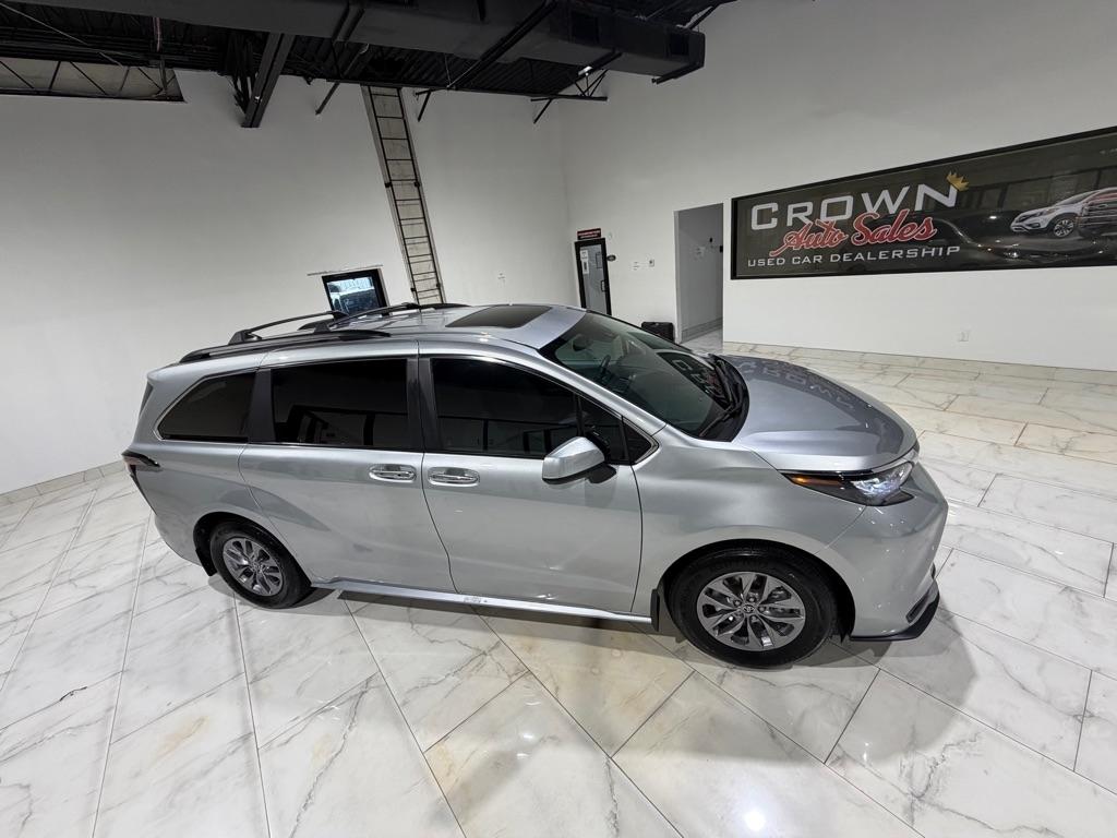 Toyota Sienna XLE 7-Passenger 2025