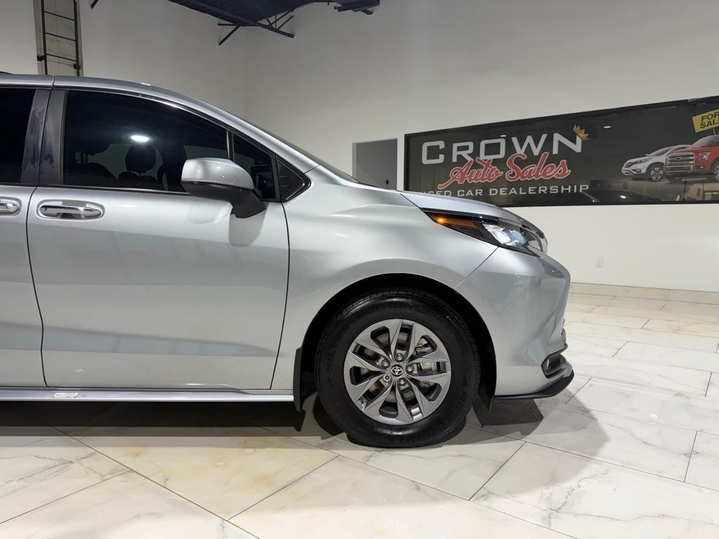 Toyota Sienna XLE 7-Passenger 2025