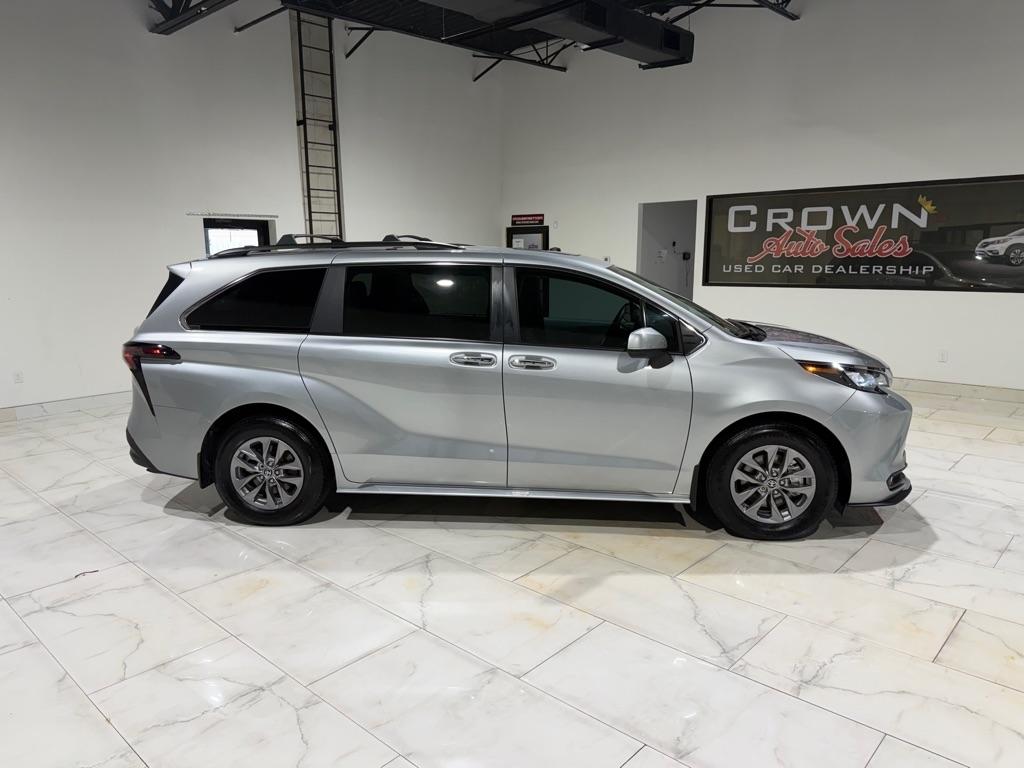 Toyota Sienna XLE 7-Passenger 2025