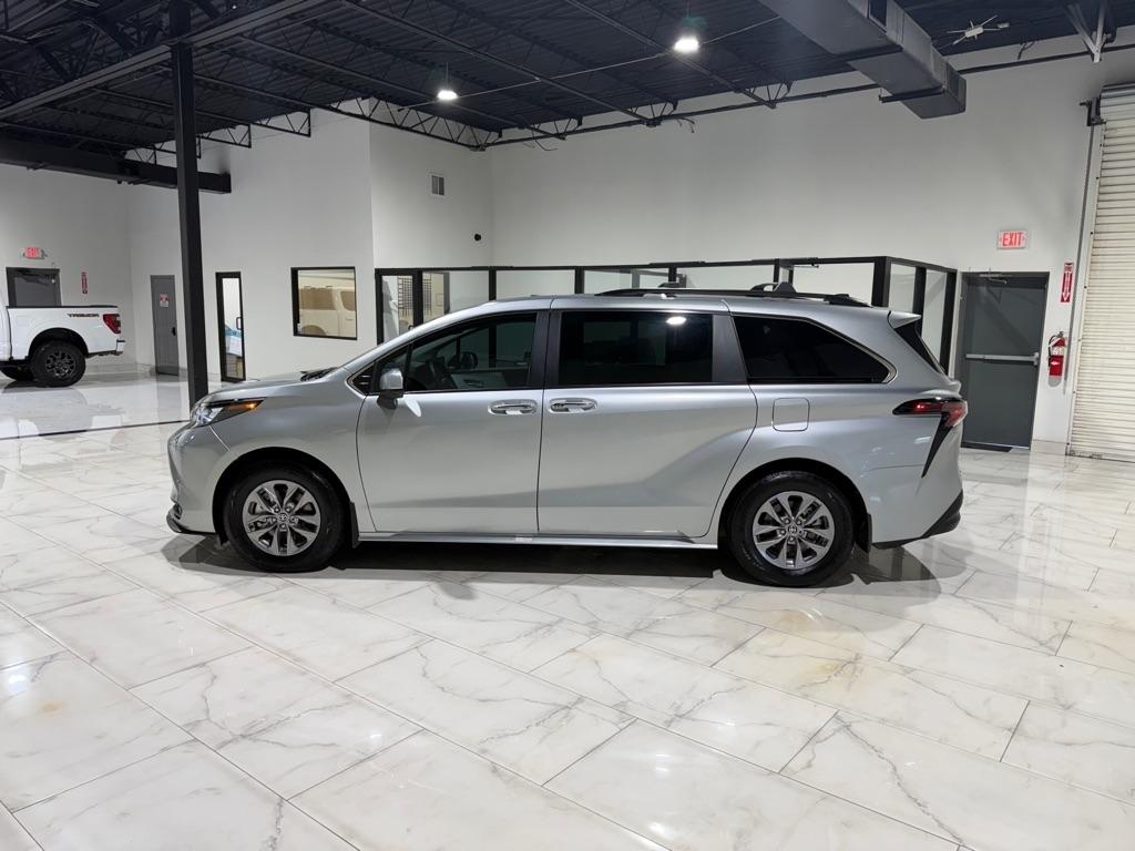 Toyota Sienna XLE 7-Passenger 2025