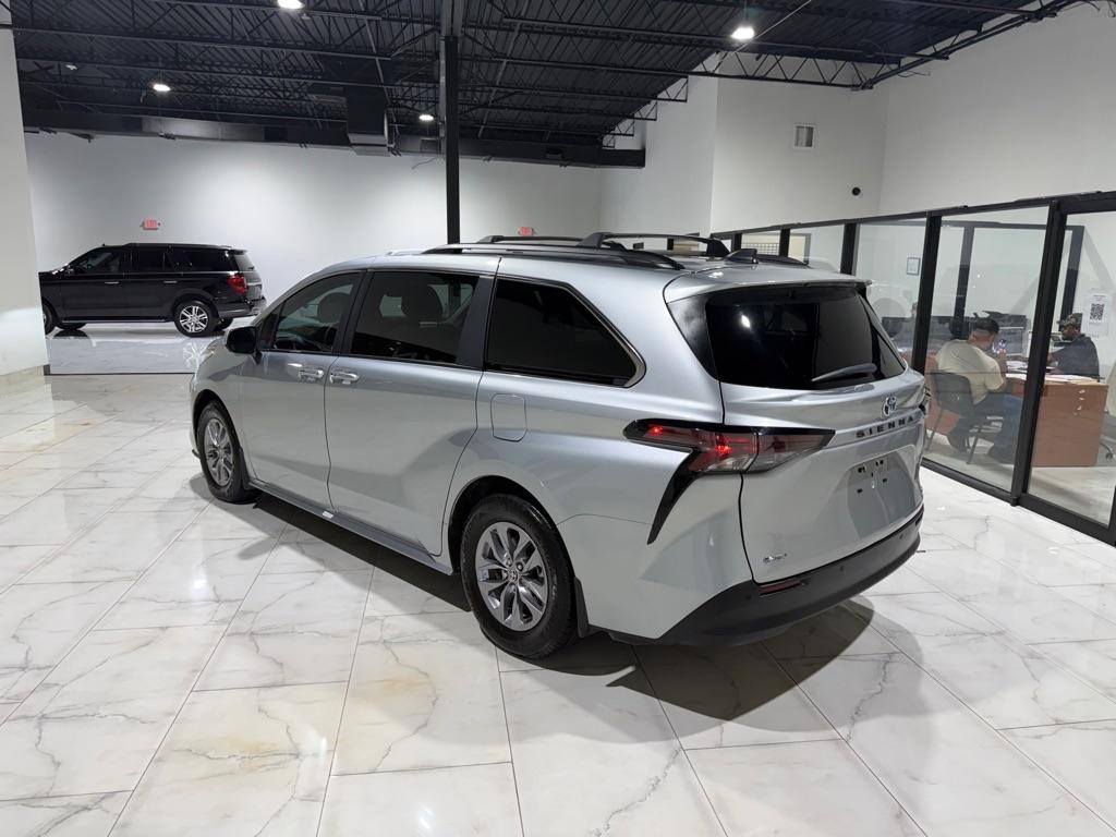 Toyota Sienna XLE 7-Passenger 2025