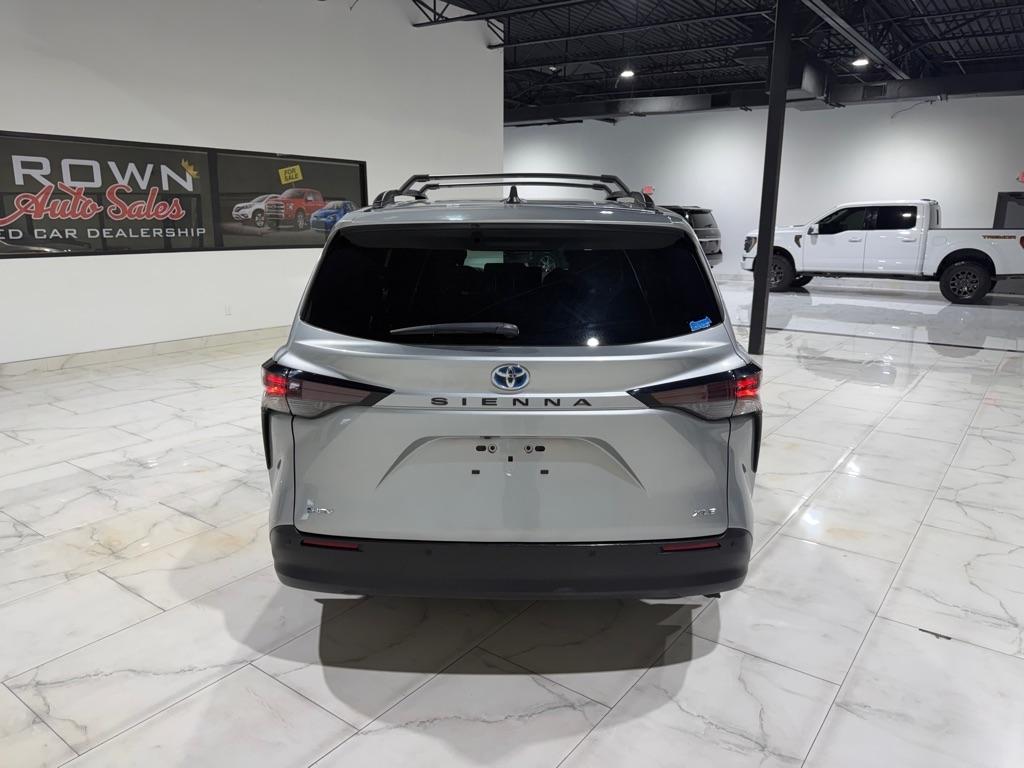 Toyota Sienna XLE 7-Passenger 2025