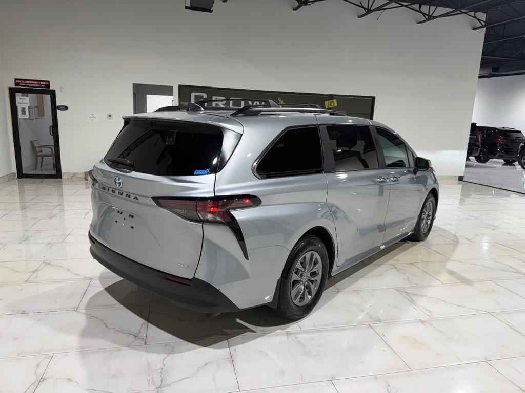 Toyota Sienna XLE 7-Passenger 2025