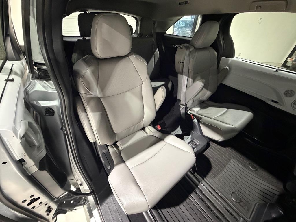 Toyota Sienna XLE 7-Passenger 2025