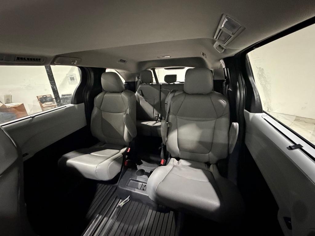 Toyota Sienna XLE 7-Passenger 2025