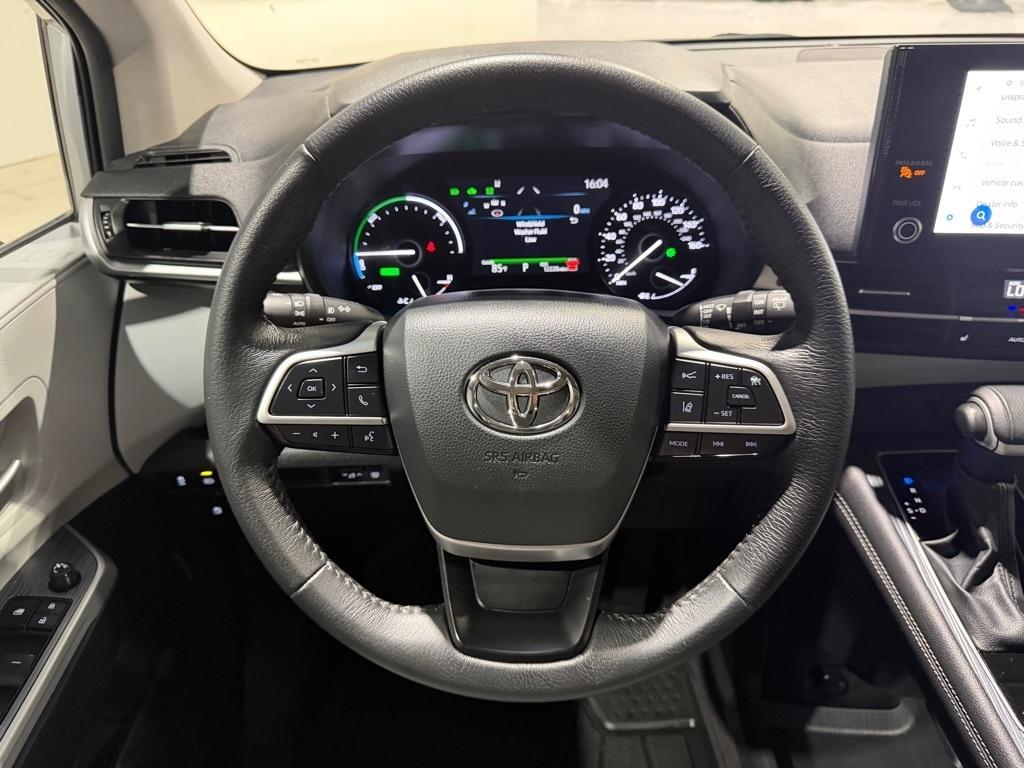 Toyota Sienna XLE 7-Passenger 2025