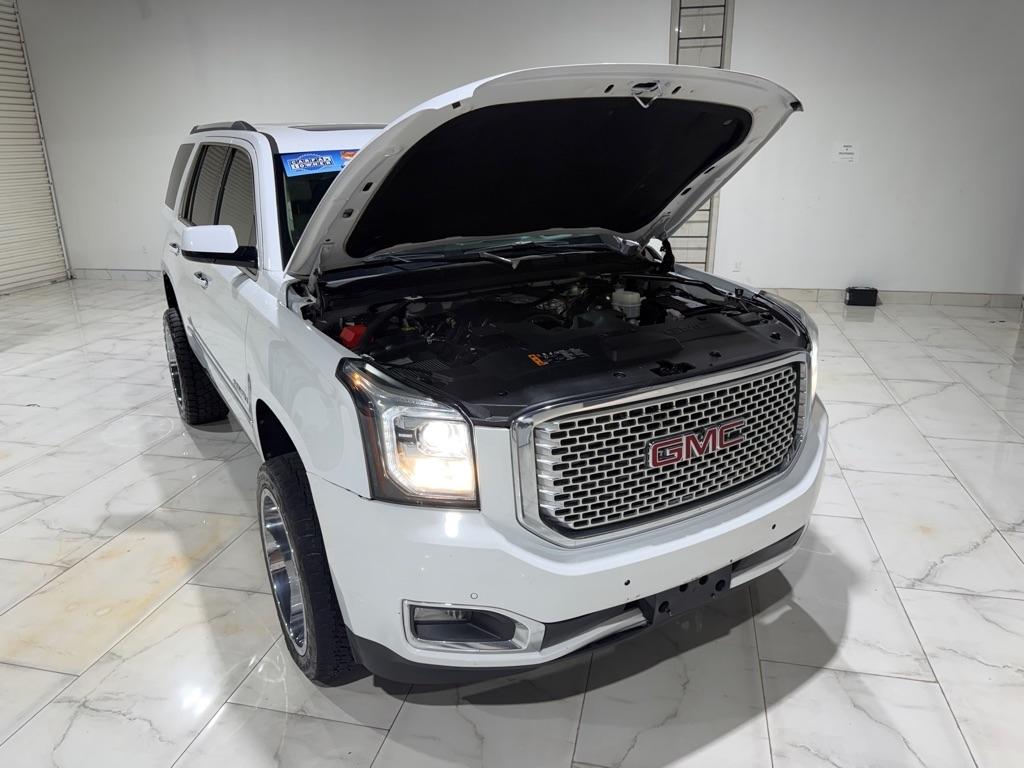 GMC Yukon Denali 4WD 2017